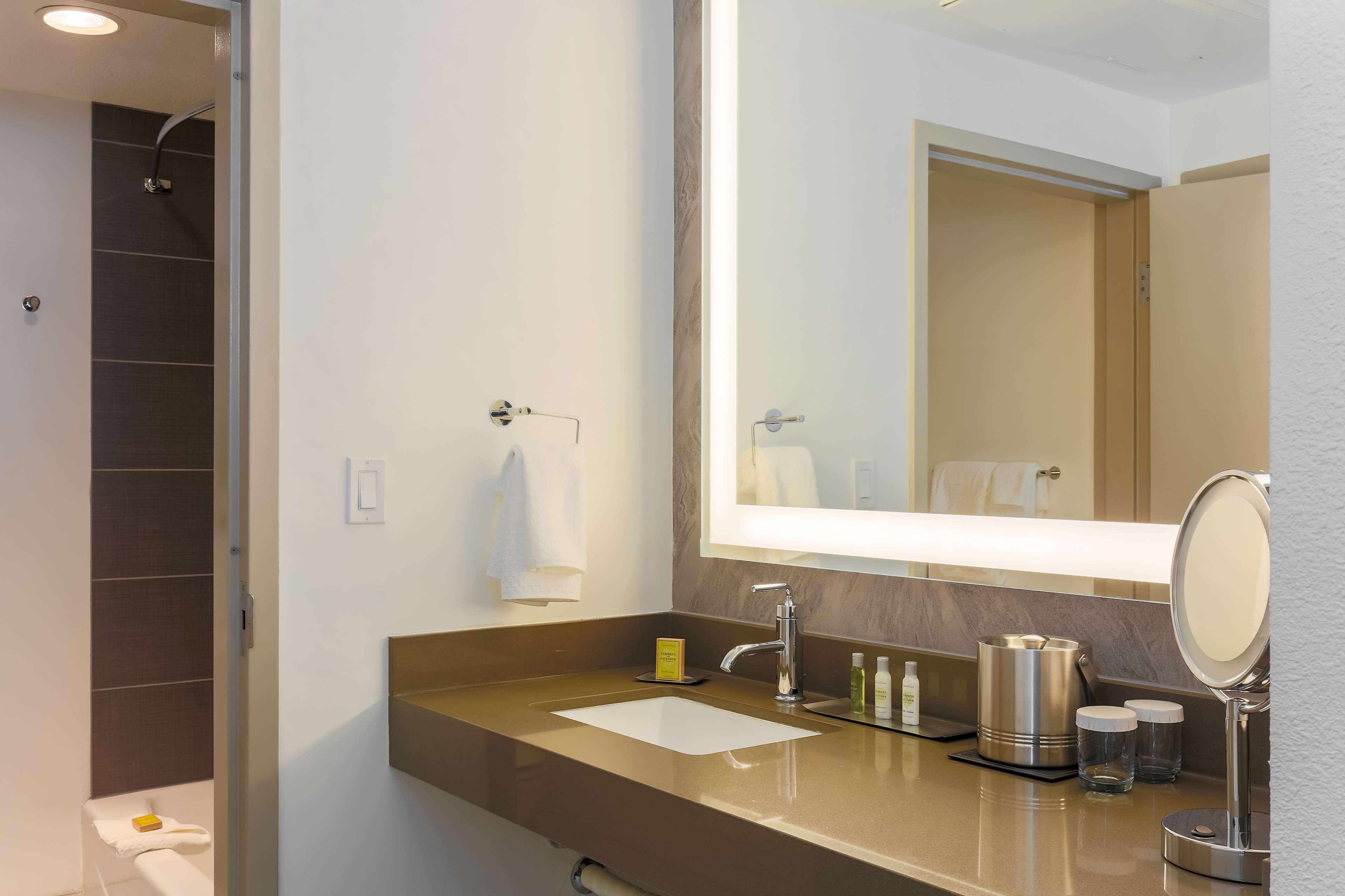 Doubletree Suites By Hilton Hotel Sacramento - ランチョ・コルドヴァ エクステリア 写真
