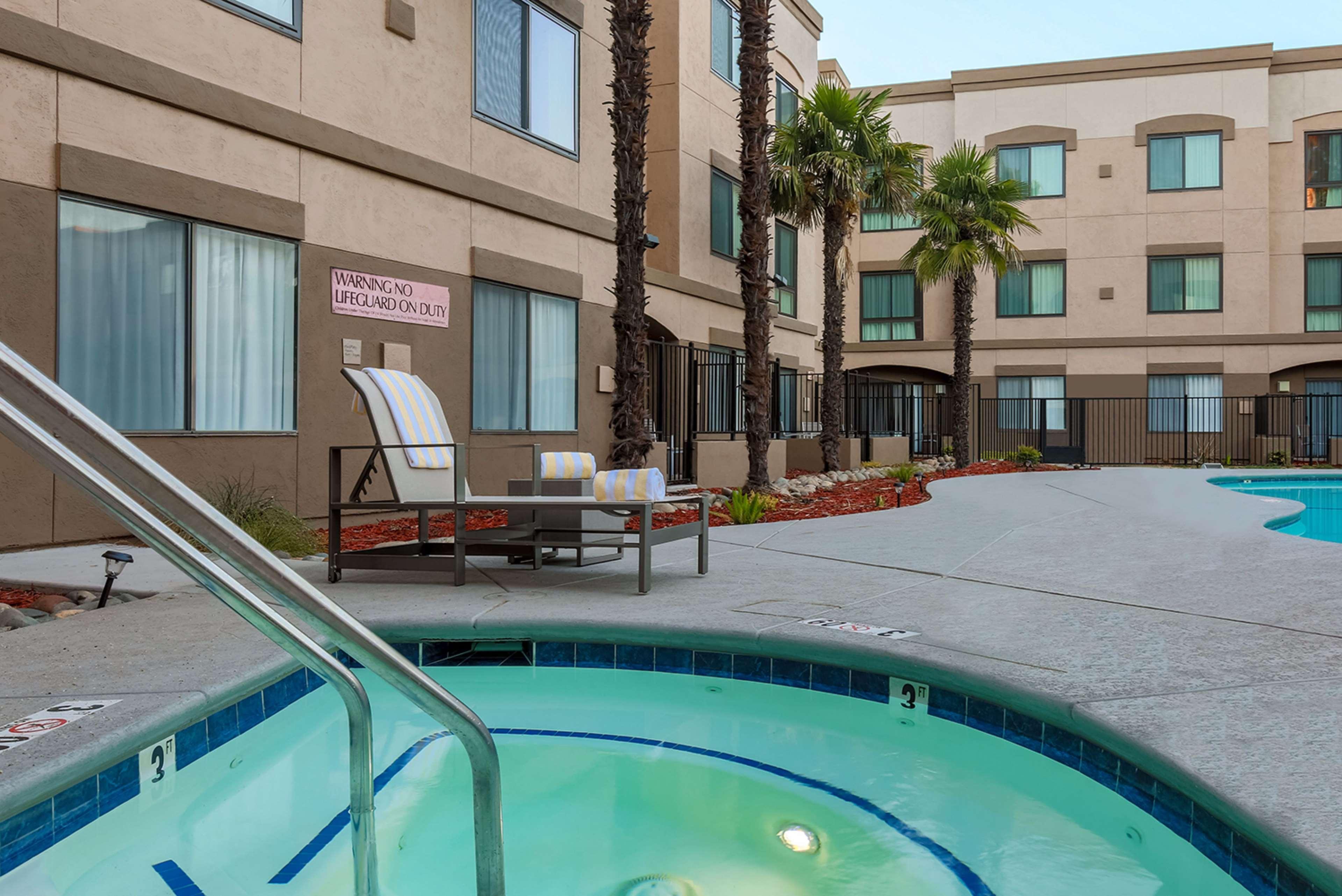 Doubletree Suites By Hilton Hotel Sacramento - ランチョ・コルドヴァ エクステリア 写真