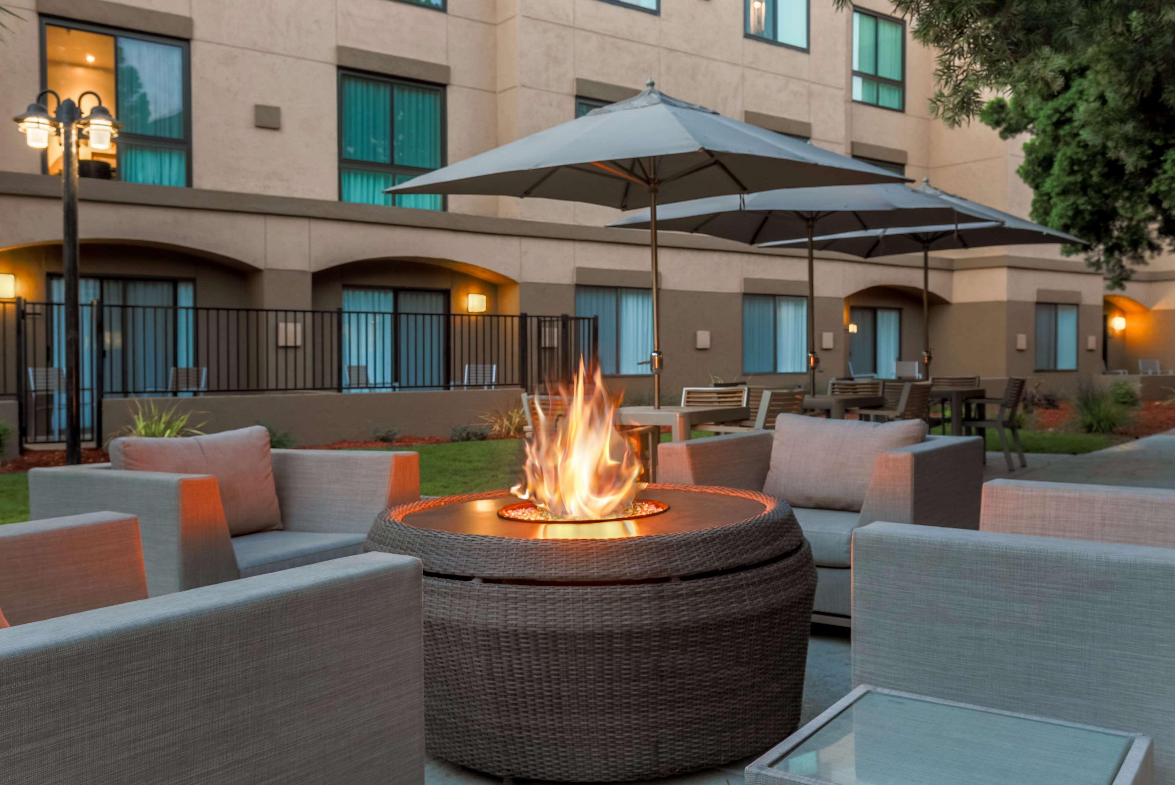 Doubletree Suites By Hilton Hotel Sacramento - ランチョ・コルドヴァ エクステリア 写真