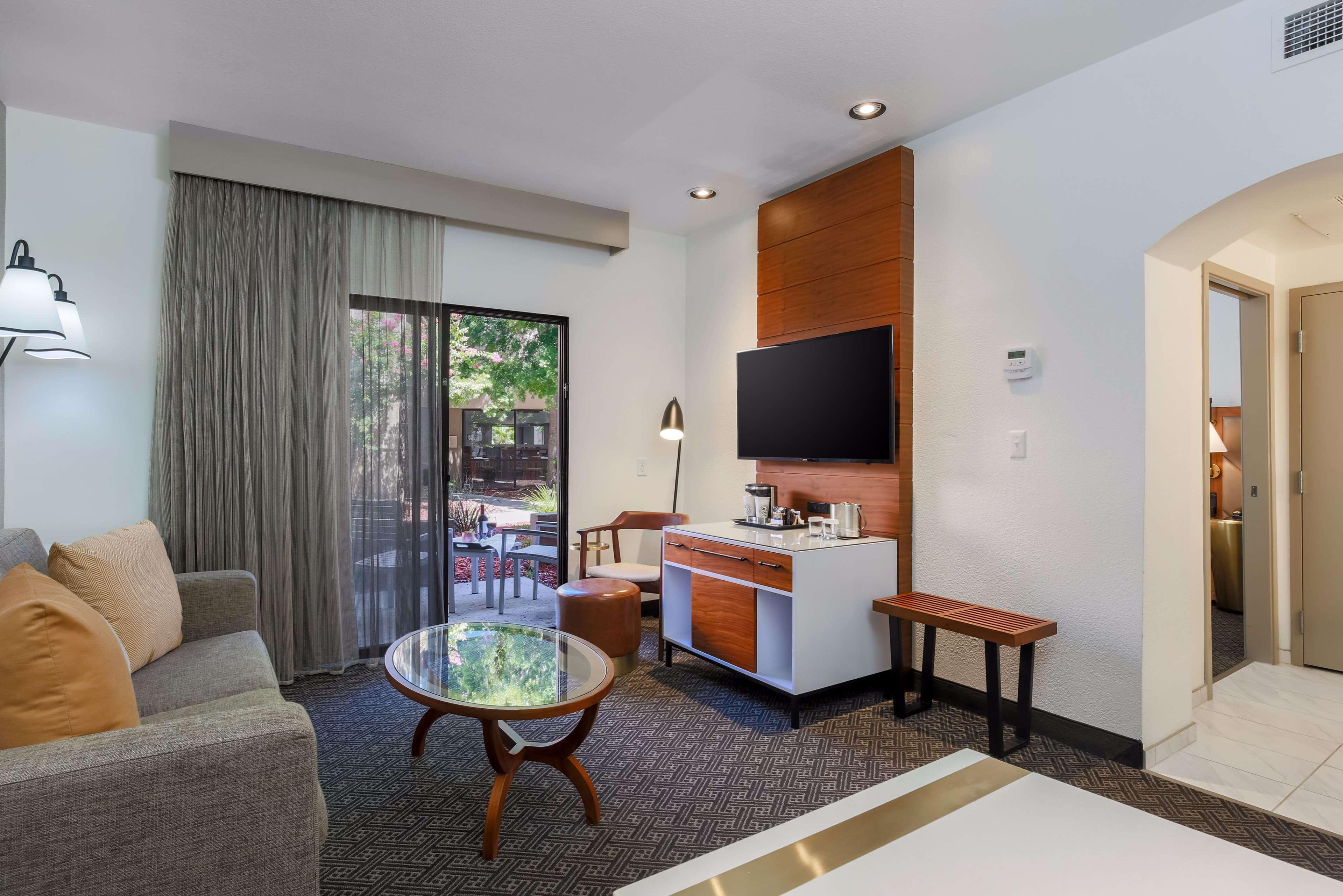 Doubletree Suites By Hilton Hotel Sacramento - ランチョ・コルドヴァ エクステリア 写真
