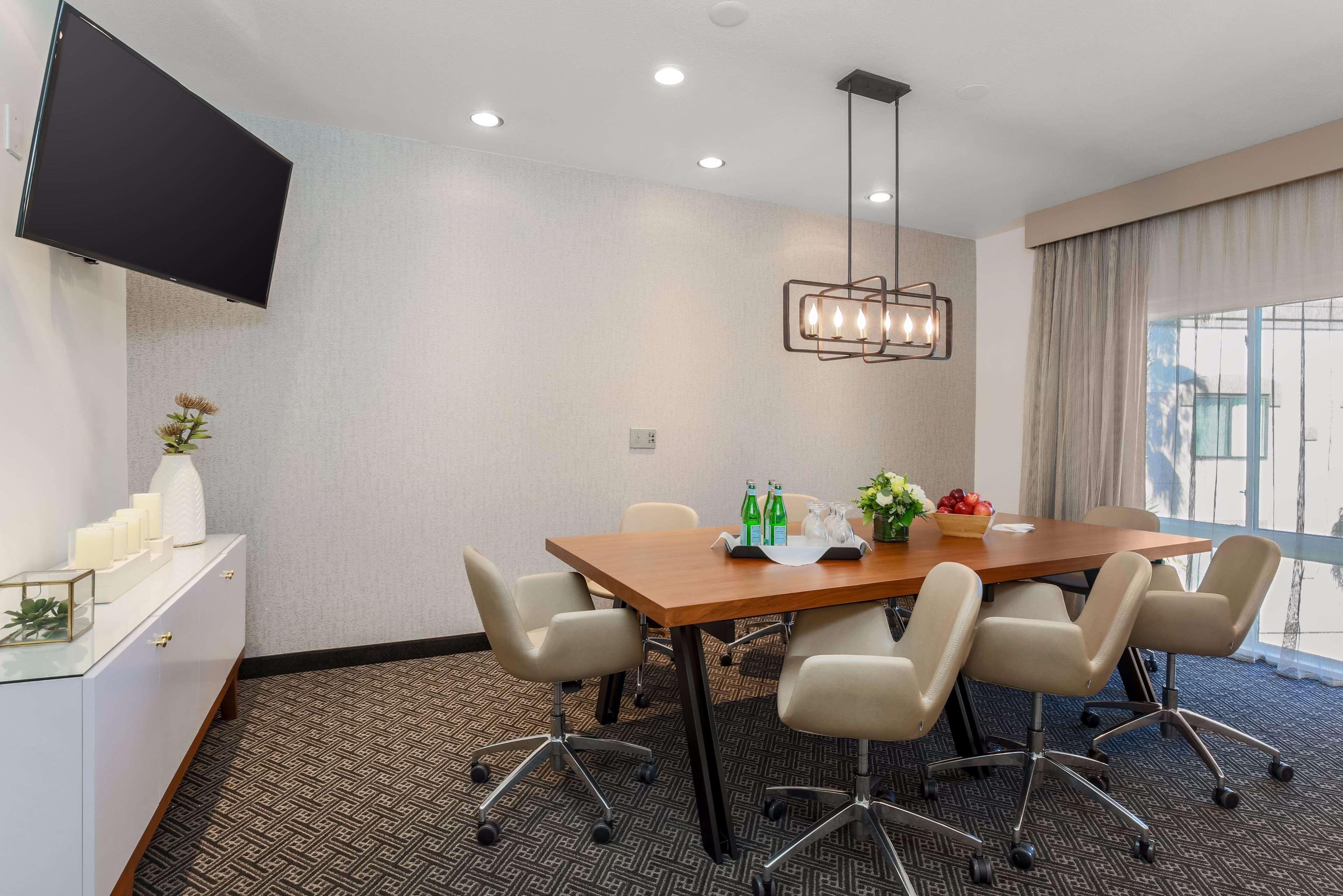 Doubletree Suites By Hilton Hotel Sacramento - ランチョ・コルドヴァ エクステリア 写真