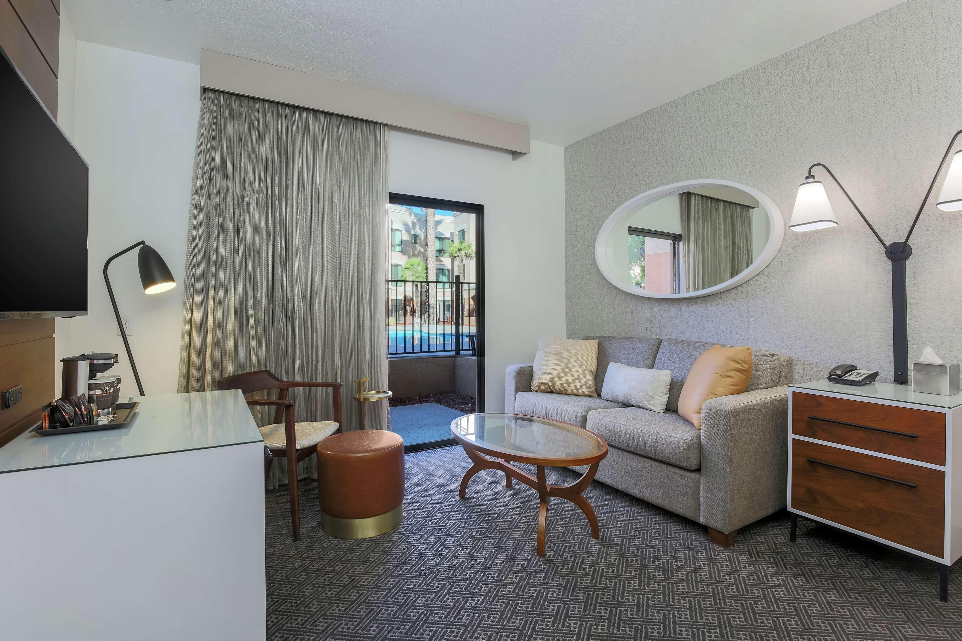 Doubletree Suites By Hilton Hotel Sacramento - ランチョ・コルドヴァ エクステリア 写真